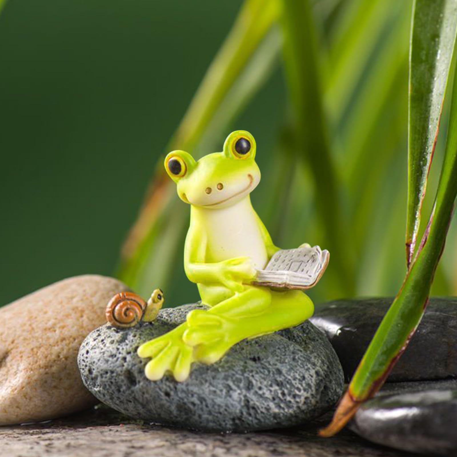 Amazon.com: qumHmup Charming Trio of Frogs - Whimsical Resin